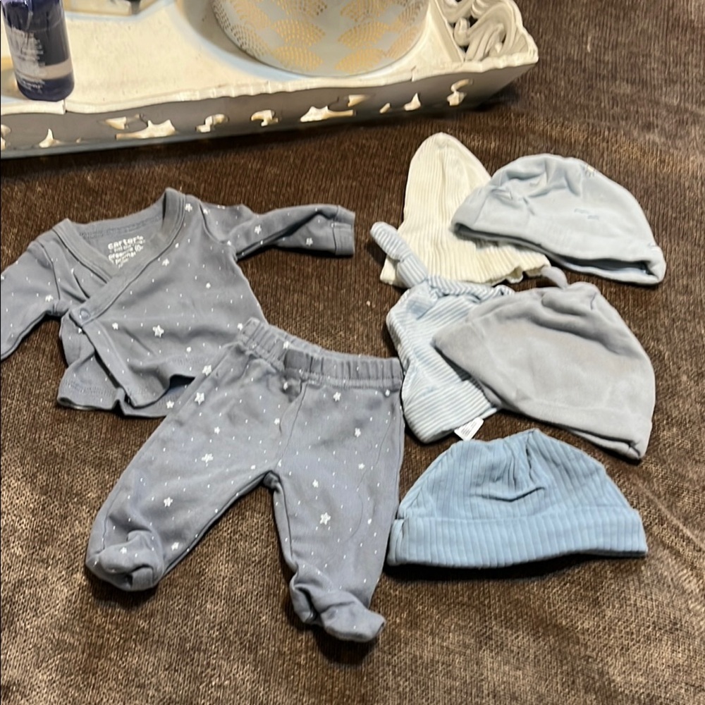 Preemie Baby Bundle - Outfit and 5 Hats
